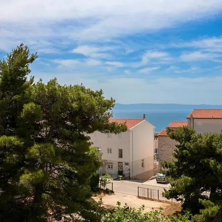 Apartment With Free And Private Parking Makarska