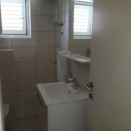 With Free And Private Parking Apartment