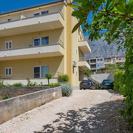 Apartment With Free And Private Parking *